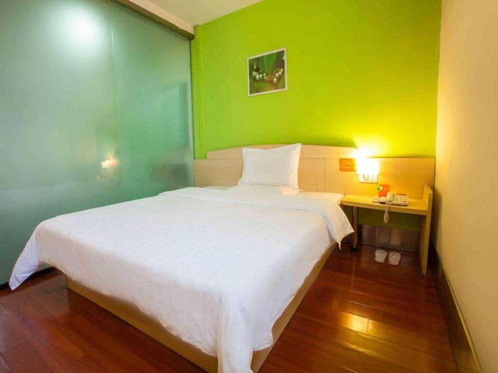 Hotel 7 Days Premium Wild Animal Park Huinan
